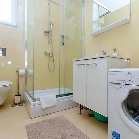 Light Διαμέρισμα *